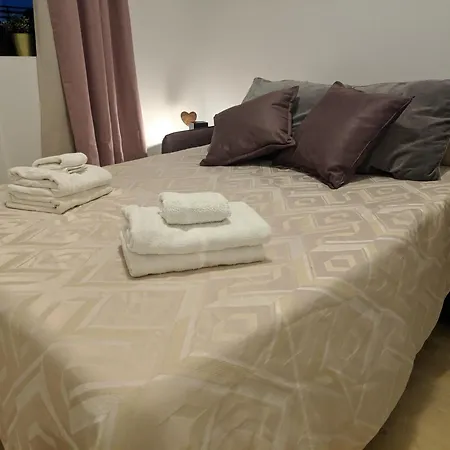 Gaia St Paul's Bay Modern Cosy Apartment *